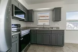 558 Clearwater Largo Road N, Largo, FL 33770 - Photo 4