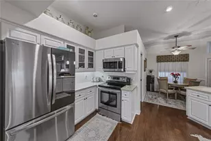 12215 Woodlands Cir, Dade City, FL 33525 - Photo 18