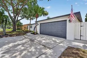12114 Rhonda Terrace, Seminole, FL 33772 - Photo 4