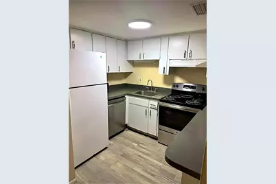 8605 Huron Court #34, Tampa, FL 33614 - Photo 10