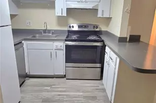 8605 Huron Ct, Tampa, FL 33614 - Photo 10