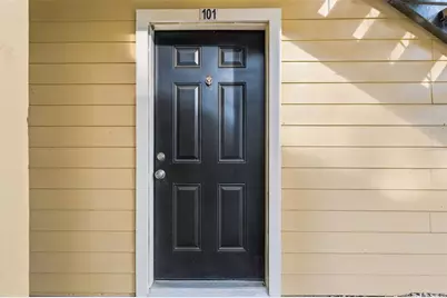 8642 Mallard Reserve Drive #101, Tampa, FL 33614 - Photo 2