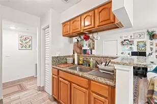 8642 Mallard Reserve Dr, Tampa, FL 33614 - Photo 10