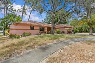 505 Village Oak Dr, Tarpon Springs, FL 34689 - Photo 1