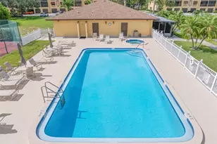 5817 Park St N, Saint Petersburg, FL 33709 - Photo 4