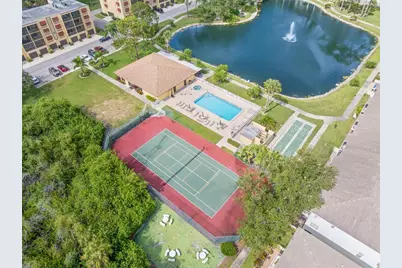 5817 Park Street N #302, Saint Petersburg, FL 33709 - Photo 2