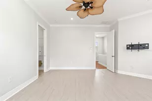 905 Villa Venicia Way, Tampa, FL 33606 - Photo 30