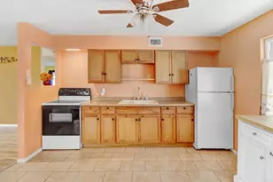 39038 Heath Dr, Zephyrhills, FL 33542 - Photo 12