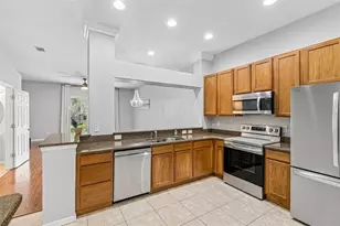 1455 Hidden Ct, Tarpon Springs, FL 34689 - Photo 4