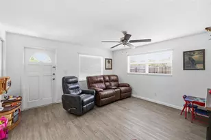 8952 Narcissus Ave, Seminole, FL 33777 - Photo 6