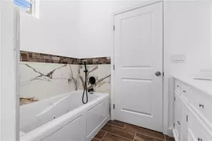 2141 Upton Ct S, Saint Petersburg, FL 33712 - Photo 22
