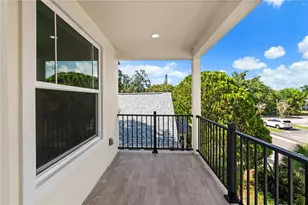 2141 Upton Ct S, Saint Petersburg, FL 33712 - Photo 4