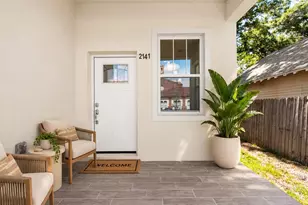 2141 Upton Ct S, Saint Petersburg, FL 33712 - Photo 4