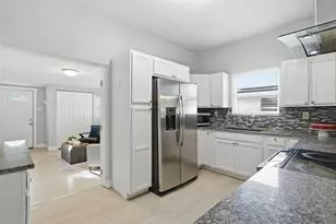 2815 N Taliaferro Ave, Tampa, FL 33602 - Photo 4