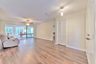 1812 New Bedford Dr, Sun City Center, FL 33573 - Photo 8