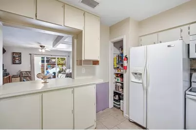10017 N 52nd Street, Tampa, FL 33617 - Photo 8