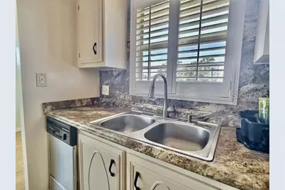 5227 81st Lane N #26, Saint Petersburg, FL 33709 - Photo 4