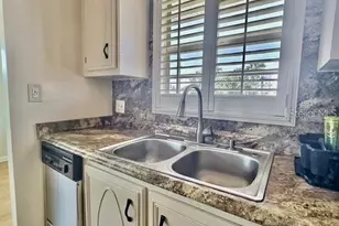 5227 81st Ln N, Saint Petersburg, FL 33709 - Photo 4