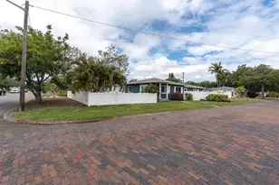 200 62nd St N, Saint Petersburg, FL 33710 - Photo 1
