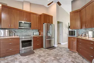 19616 Livingston Ave, Lutz, FL 33559 - Photo 16