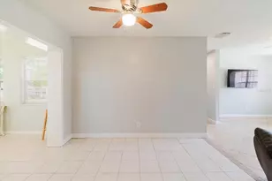 6212 Florida Cir W, Apollo Beach, FL 33572 - Photo 10