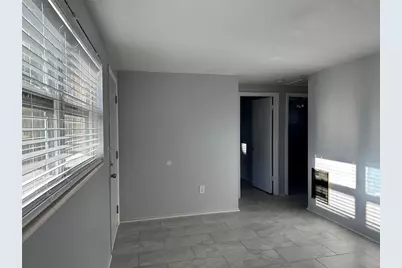 351 50th Avenue N, Saint Petersburg, FL 33703 - Photo 8