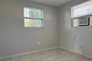 351 50th Ave N, Saint Petersburg, FL 33703 - Photo 4