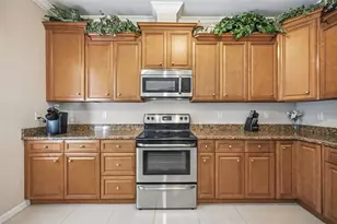15107 Monet Dr, Tampa, FL 33613 - Photo 10