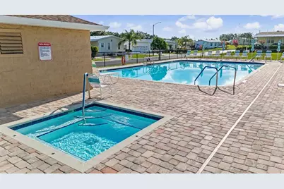 37200 Neukom Avenue, Zephyrhills, FL 33541 - Photo 32