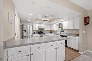 6352 Huntington Dr, Zephyrhills, FL 33542 - Photo 8