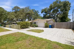 1282 Palm St, Clearwater, FL 33755 - Photo 2