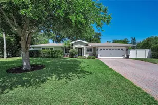 1732 Golf View Dr, Belleair, FL 33756 - Photo 1