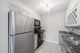 4843 Coquina Key Dr SE, Saint Petersburg, FL 33705 - Photo 2