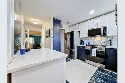 3018 59th Street S #103, Gulfport, FL 33707 - Photo 4