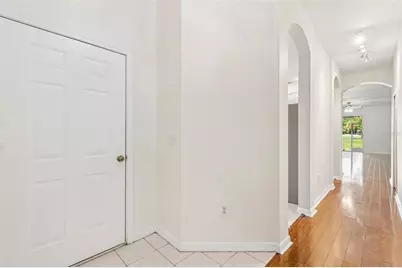 18107 Nassau Point Dr, Tampa, FL 33647 - Photo 2