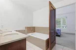 111 N 12th St, Tampa, FL 33602 - Photo 12