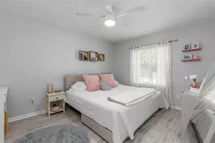 5118 Coquina Key Dr SE, Saint Petersburg, FL 33705 - Photo 14