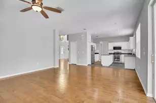 5602 Shady Creek Ct, Valrico, FL 33596 - Photo 8
