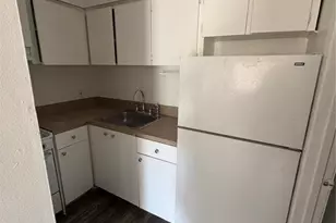 8560 Channelview Cir, Tampa, FL 33614 - Photo 4