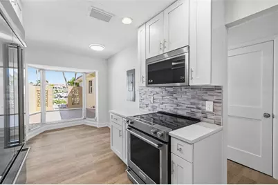 594 Boca Ciega Point Boulevard N, Saint Petersburg, FL 33708 - Photo 16