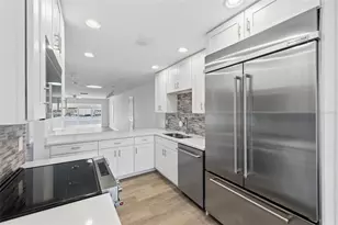 594 Boca Ciega Point Blvd N, Saint Petersburg, FL 33708 - Photo 18