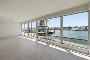 594 Boca Ciega Point Blvd N, Saint Petersburg, FL 33708 - Photo 32