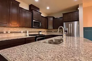 5703 Village Center Dr, Lithia, FL 33547 - Photo 6