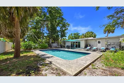 6400 Pelican Drive S, Saint Petersburg, FL 33707 - Photo 36