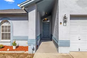 6210 Vintage Dr, Lakeland, FL 33809 - Photo 2
