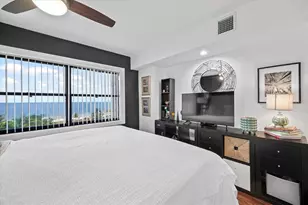 1120 N Shore Dr NE, Saint Petersburg, FL 33701 - Photo 40