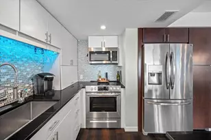 1120 N Shore Dr NE, Saint Petersburg, FL 33701 - Photo 14