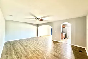 4505 Ashburn Square Dr, Tampa, FL 33610 - Photo 6