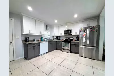 709 E 119th Avenue, Tampa, FL 33612 - Photo 4