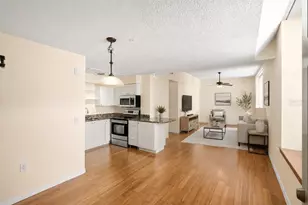 701 Mirror Lake Dr N, Saint Petersburg, FL 33701 - Photo 8